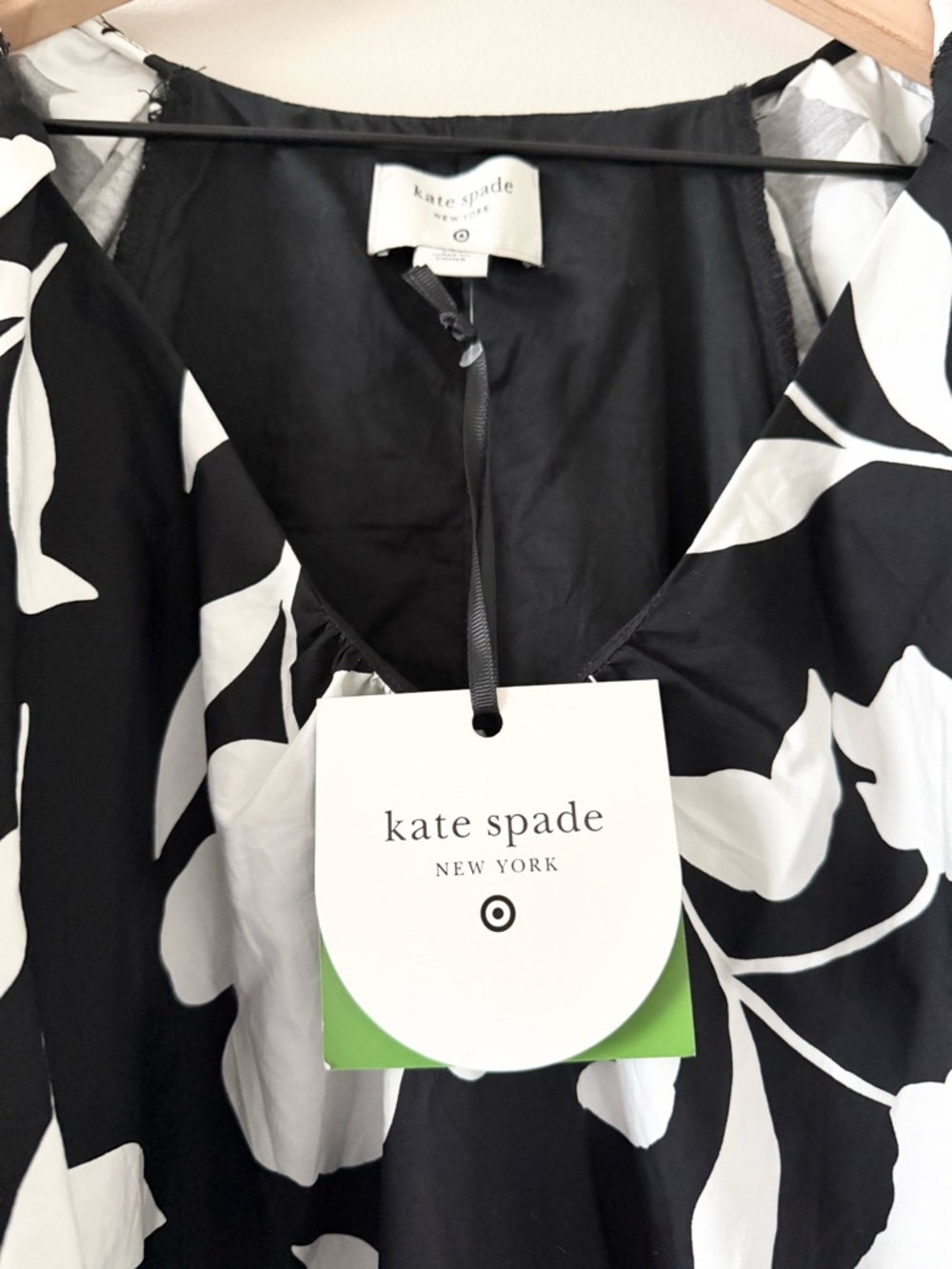 Kate Spade x Target Floral Tunic Top Size XXL Black White V-Neck Balloon Sleeve - Picture 6 of 7